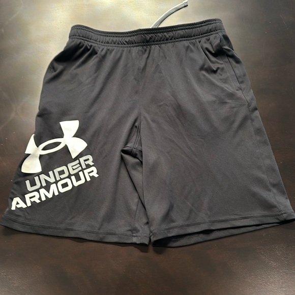 UA youth shorts XL NWOT - Picture 1 of 5